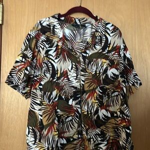 Erika Woman 2x brown Hawaii theme top